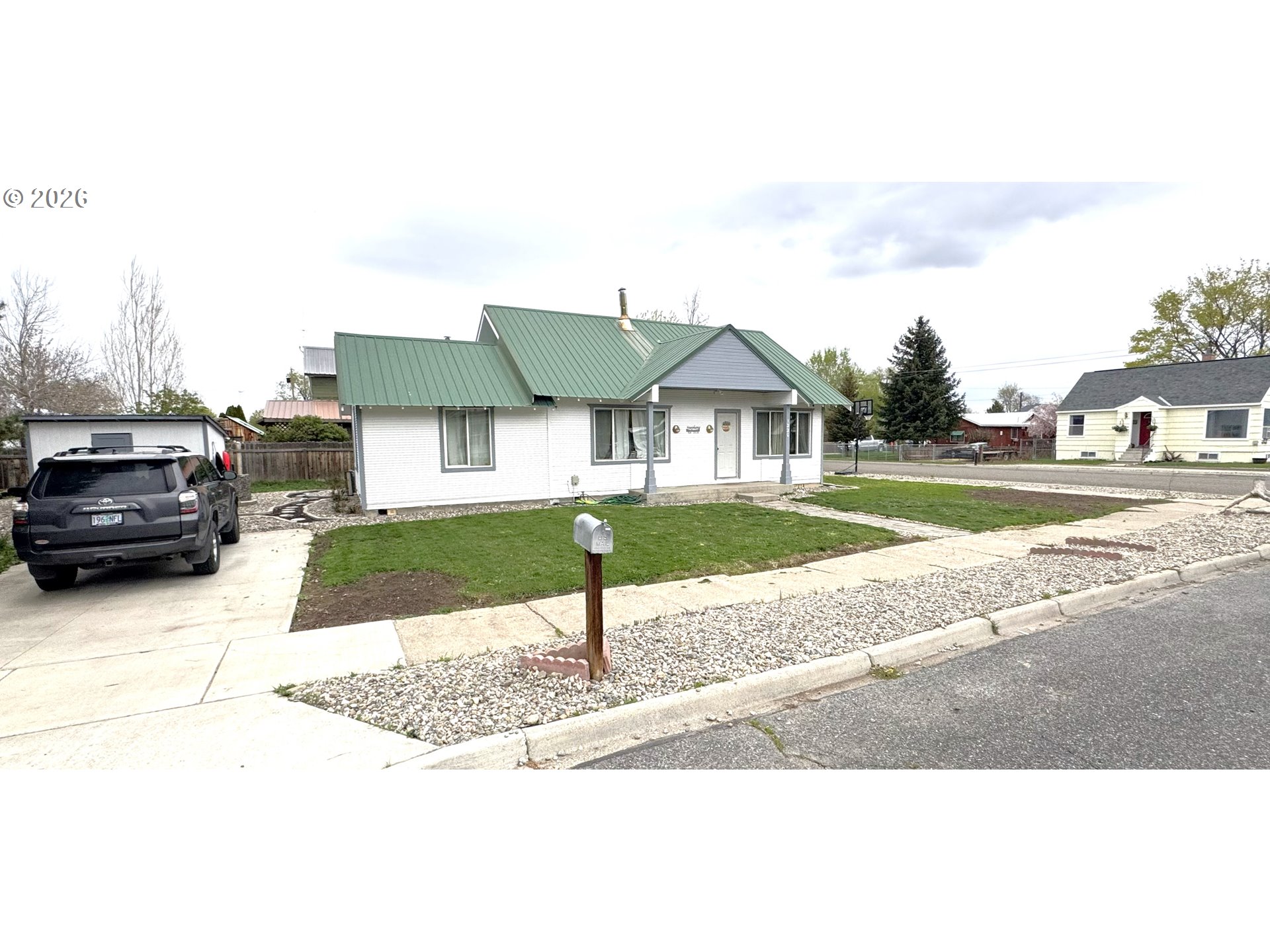 1220 VALLEY AVE Property Photo 1