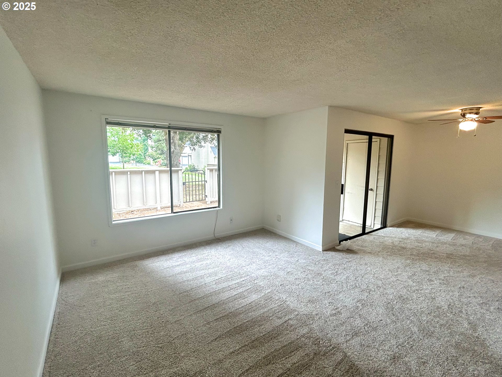 361 Ne Village Squire Ave 4 Property Photo 12