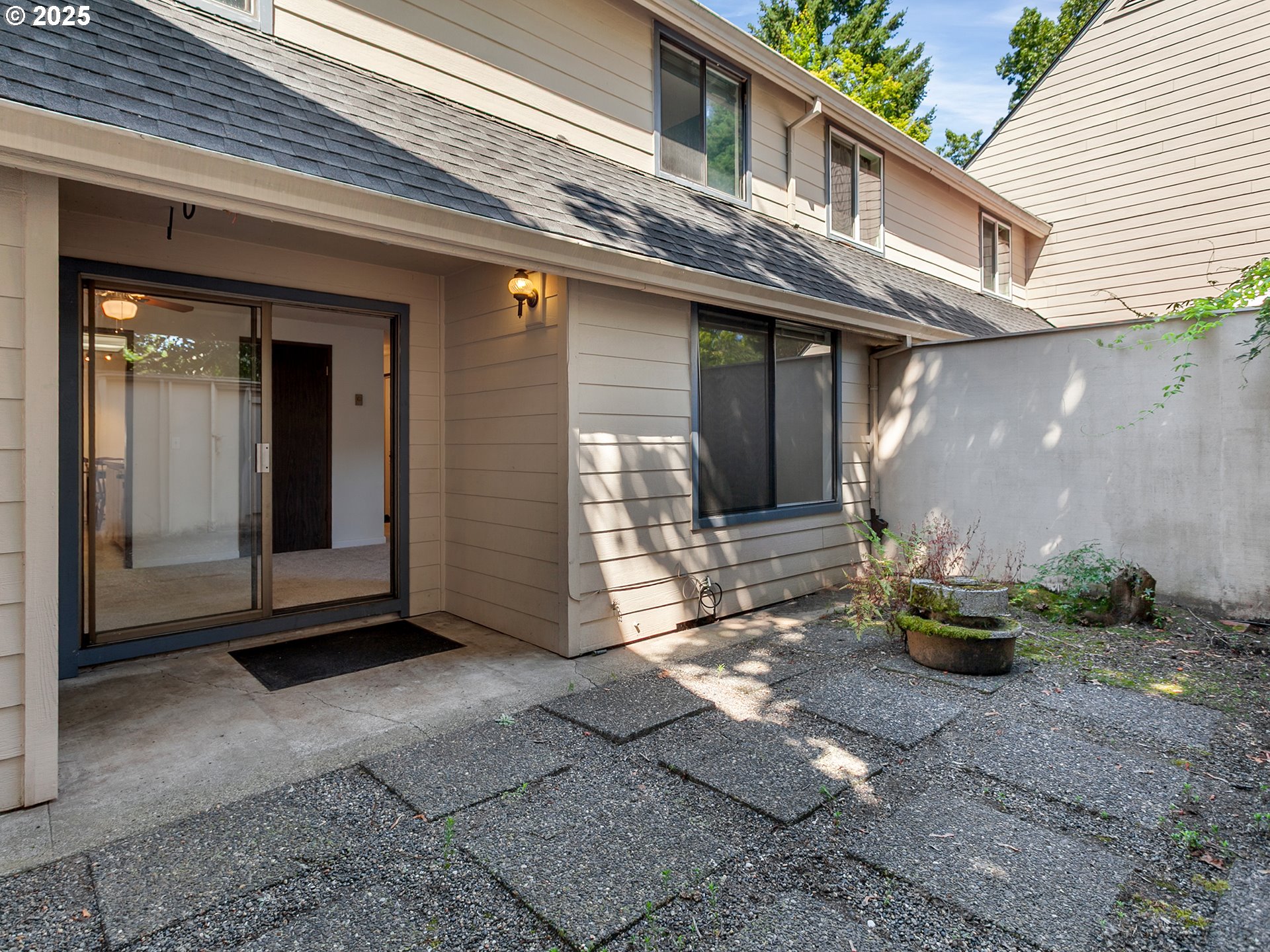361 Ne Village Squire Ave 4 Property Photo 16