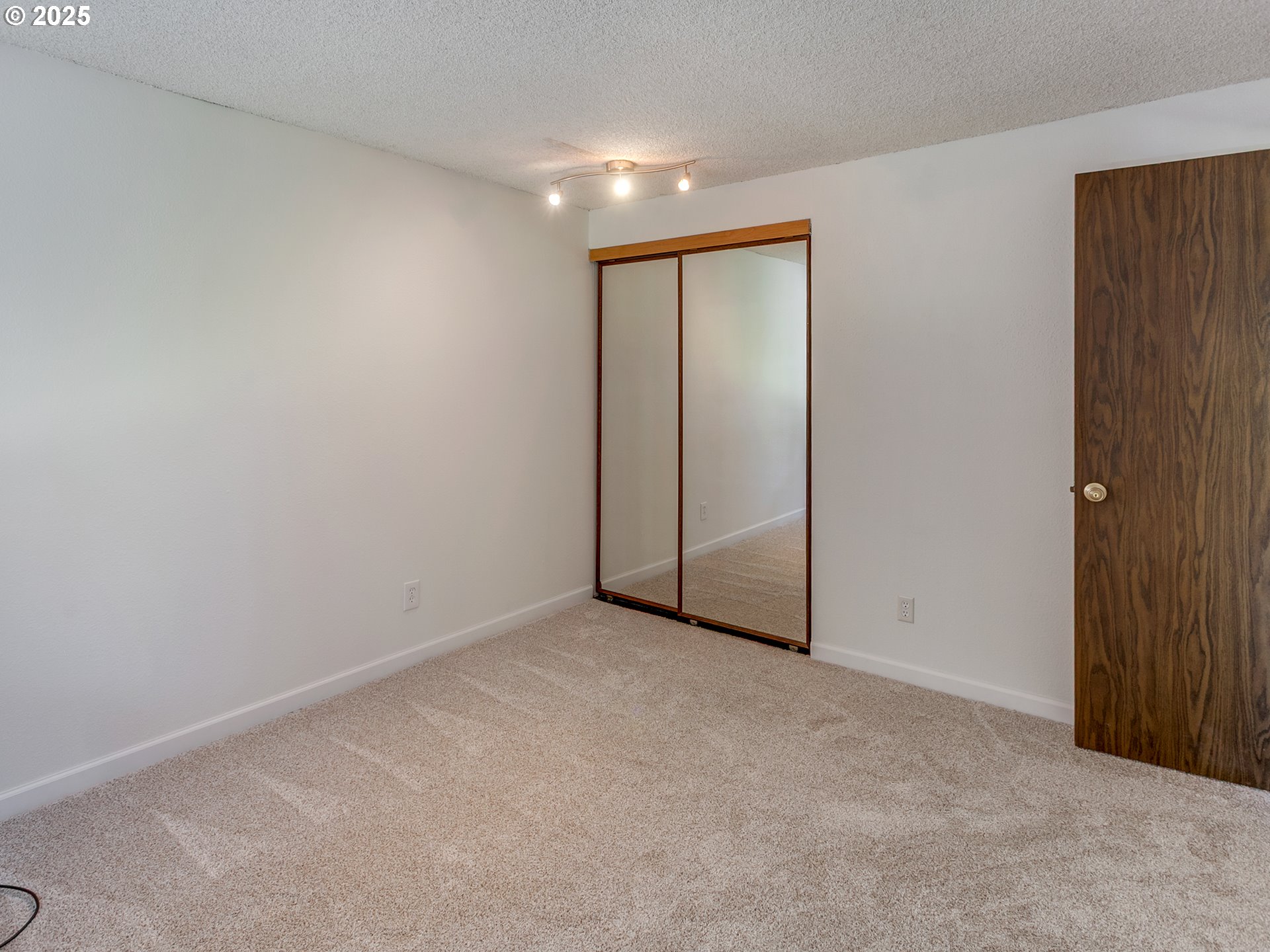 361 Ne Village Squire Ave 4 Property Photo 33