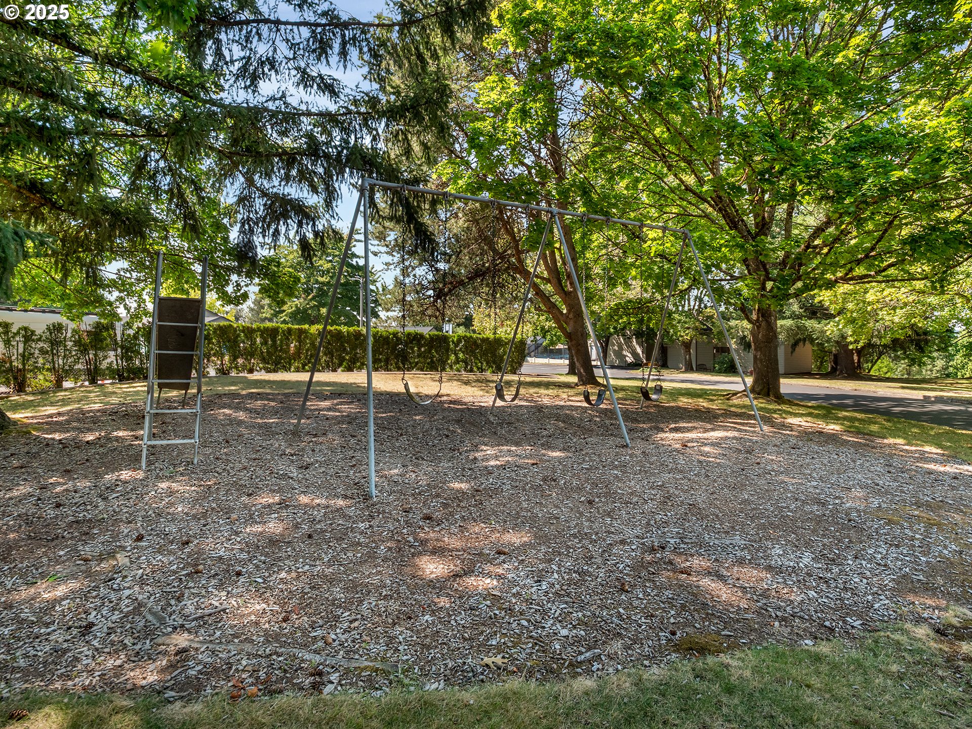 361 Ne Village Squire Ave 4 Property Photo 45