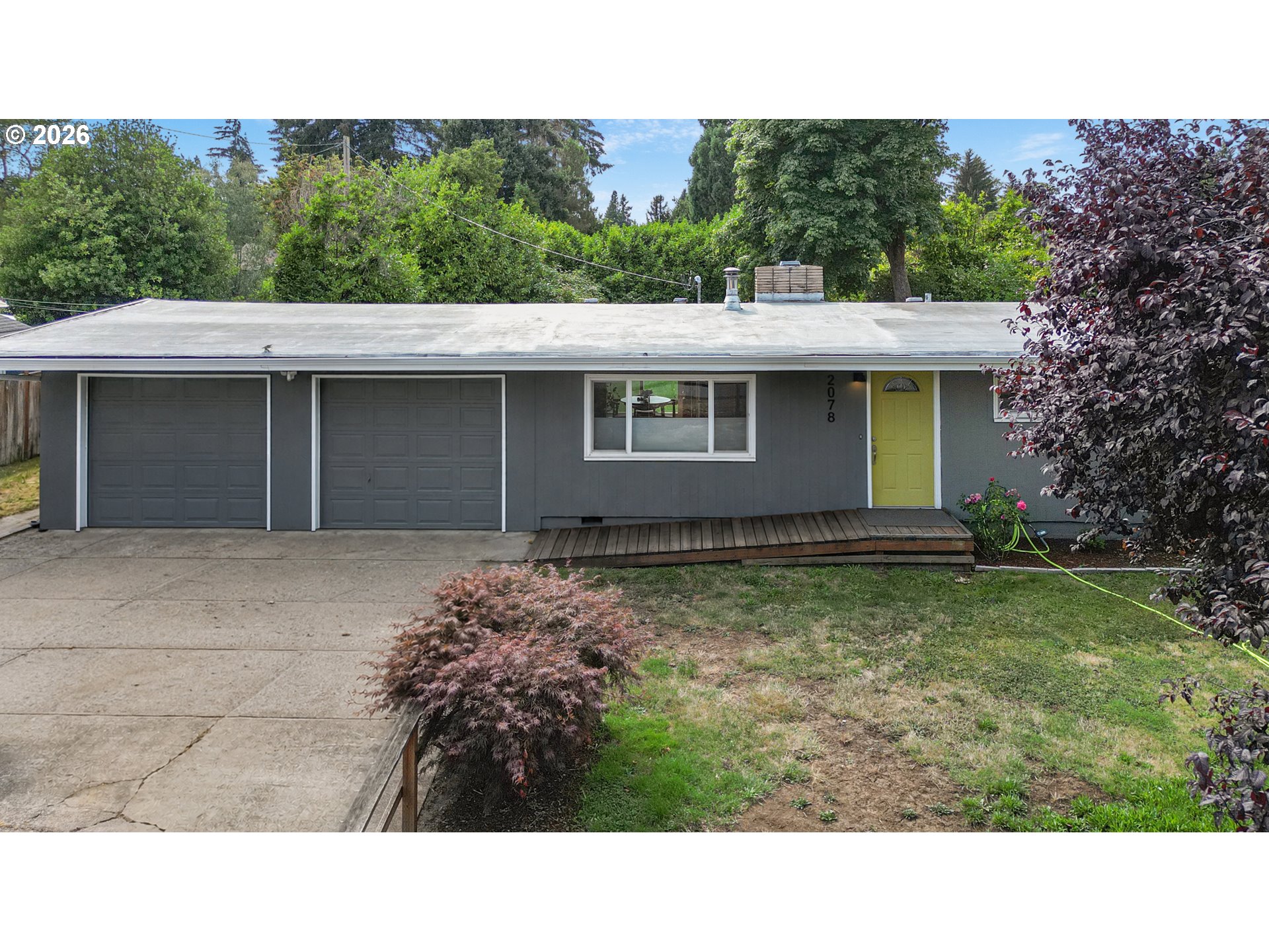 2078 Dewey St Property Photo 4