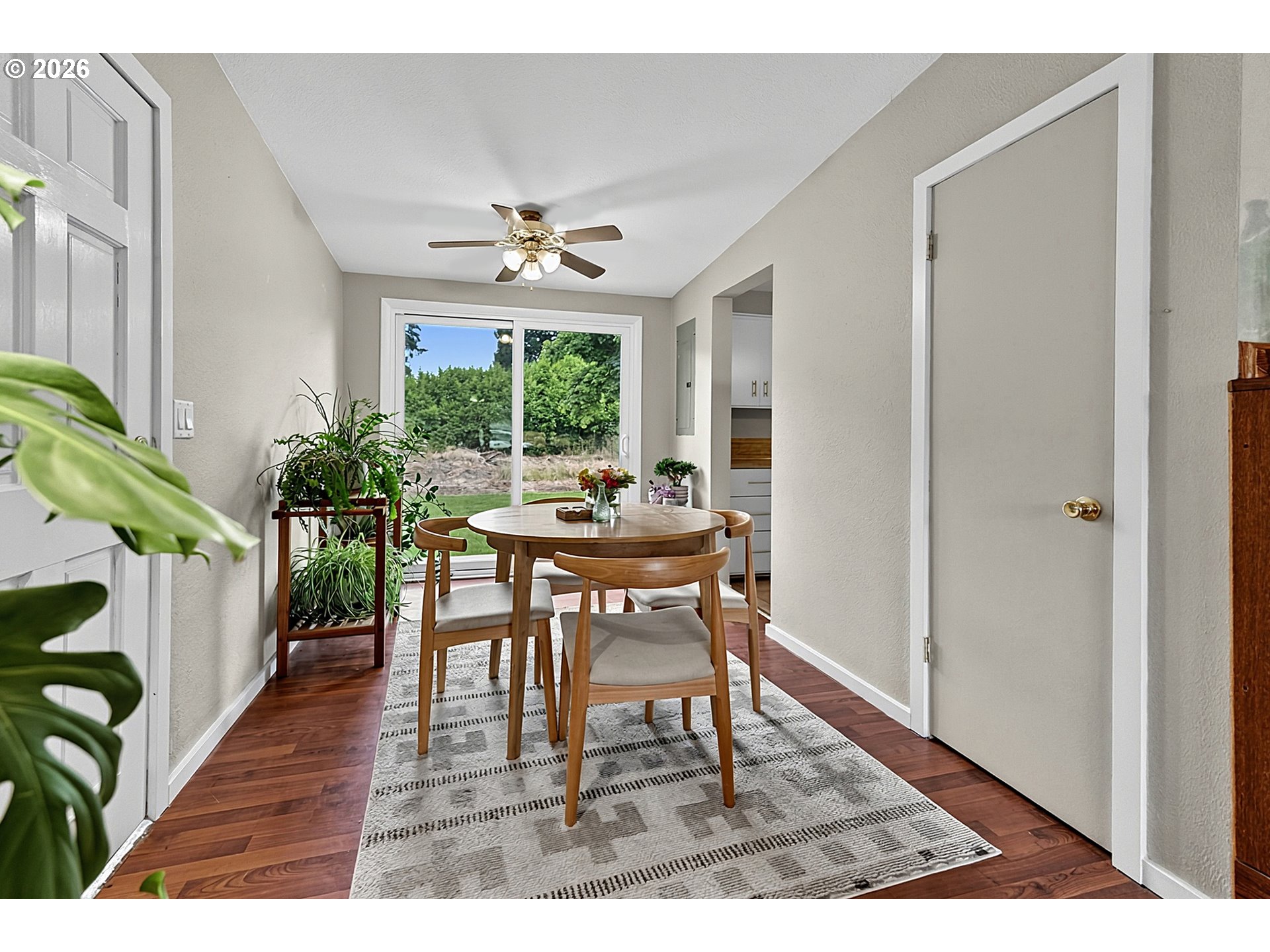 2078 Dewey St Property Photo 13