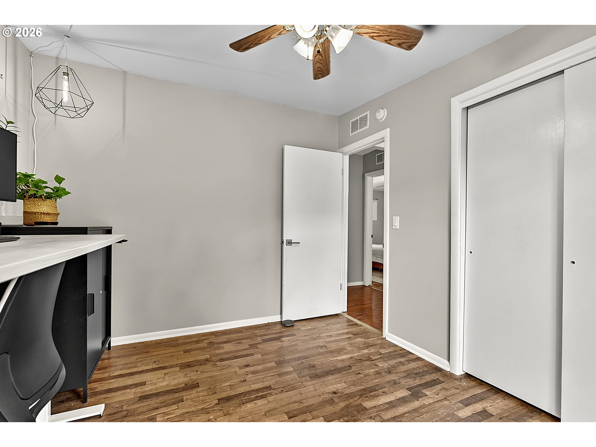 2078 Dewey St Property Photo 18