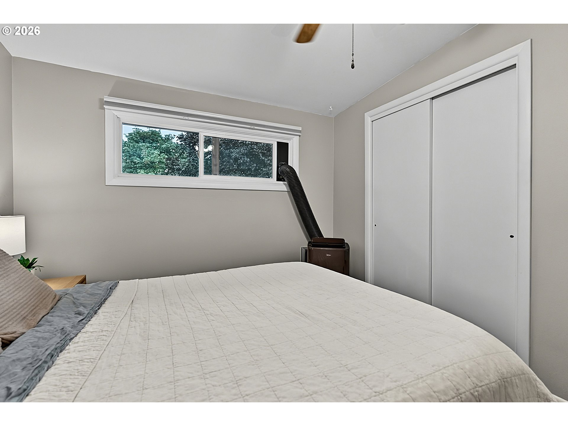 2078 Dewey St Property Photo 22