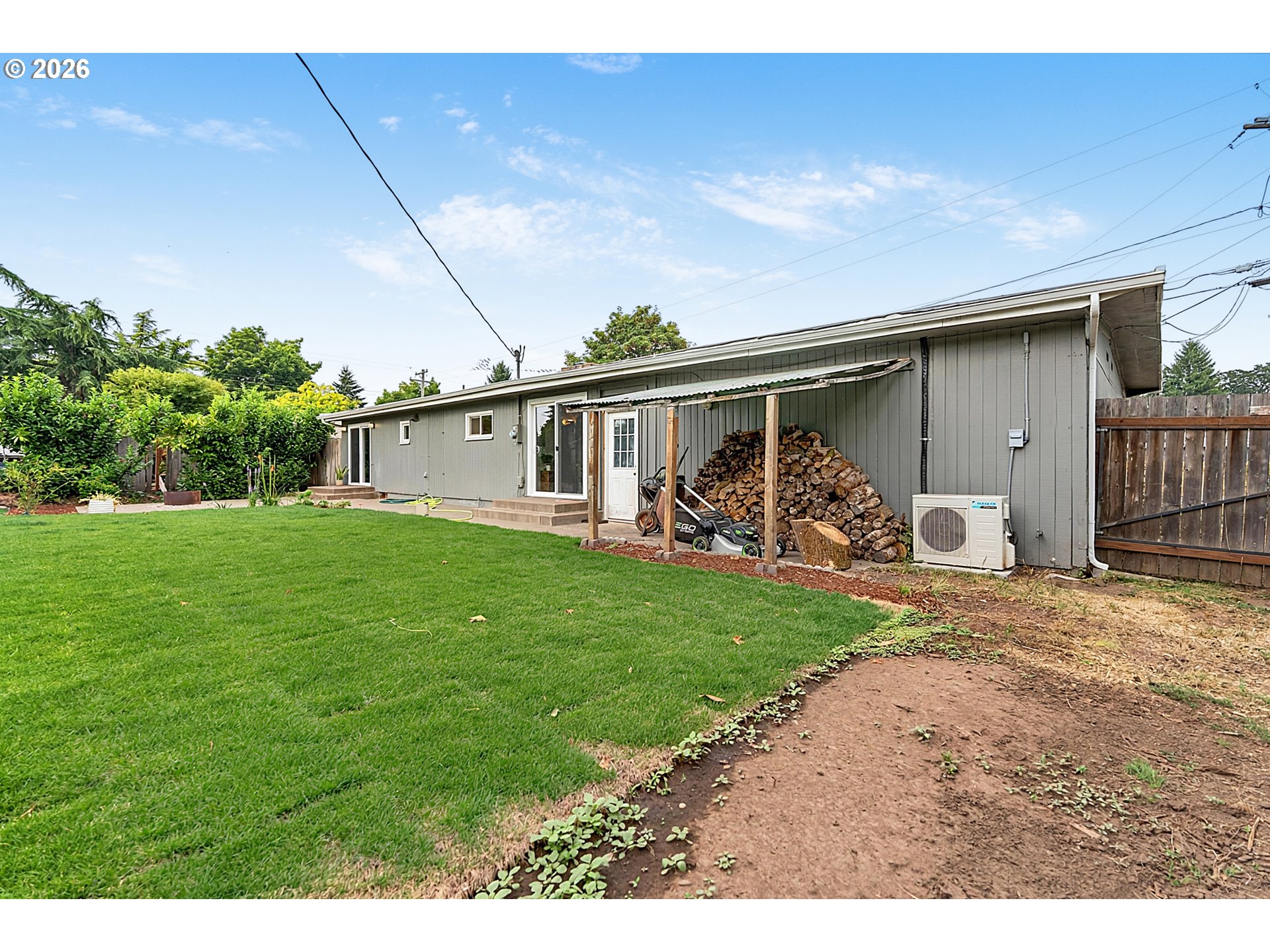 2078 Dewey St Property Photo 26