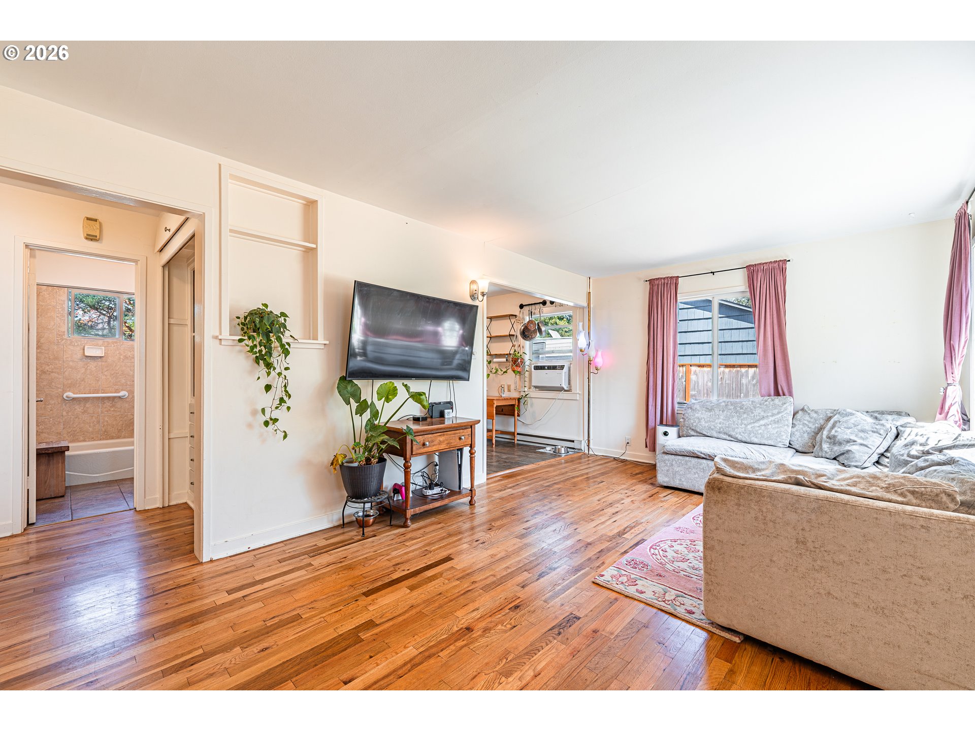 1540 Wilson St Property Photo 4