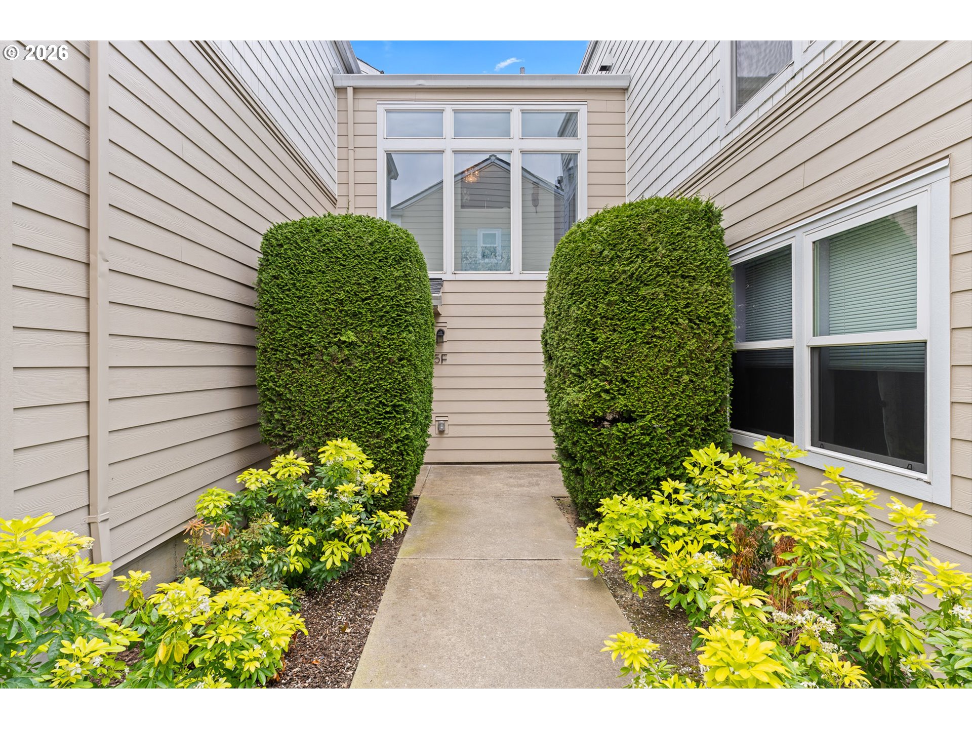 15711 NE BEECH ST 5F Property Photo 1
