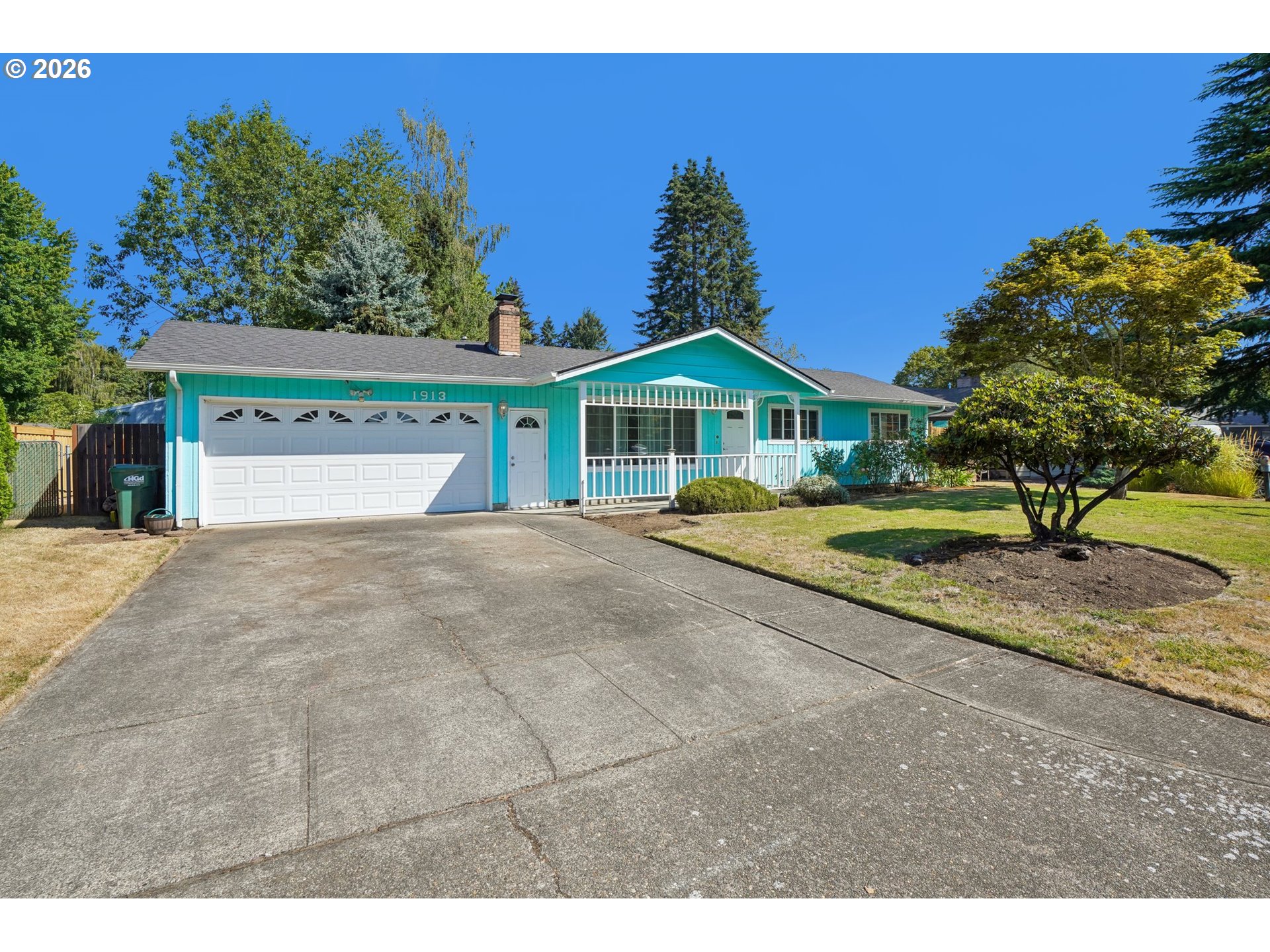 1913 Se Pine St Property Photo 1