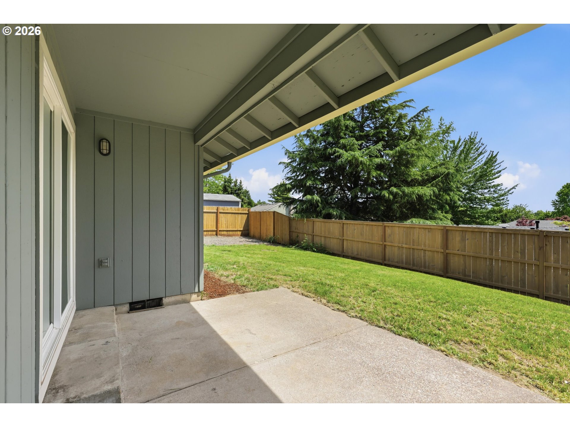 306 E Hilltop Dr Property Photo 14