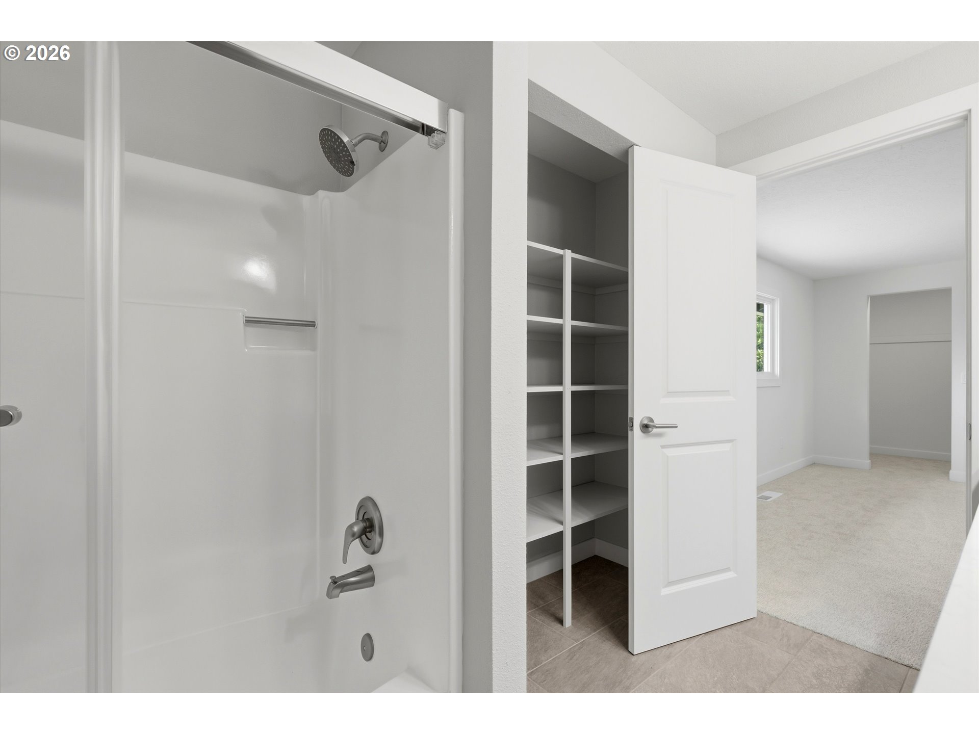 306 E Hilltop Dr Property Photo 22