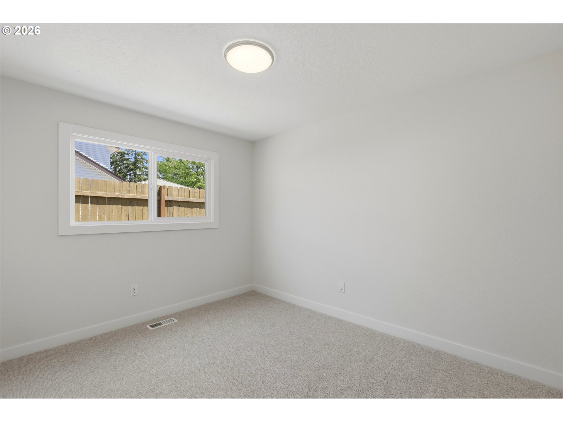 306 E Hilltop Dr Property Photo 23