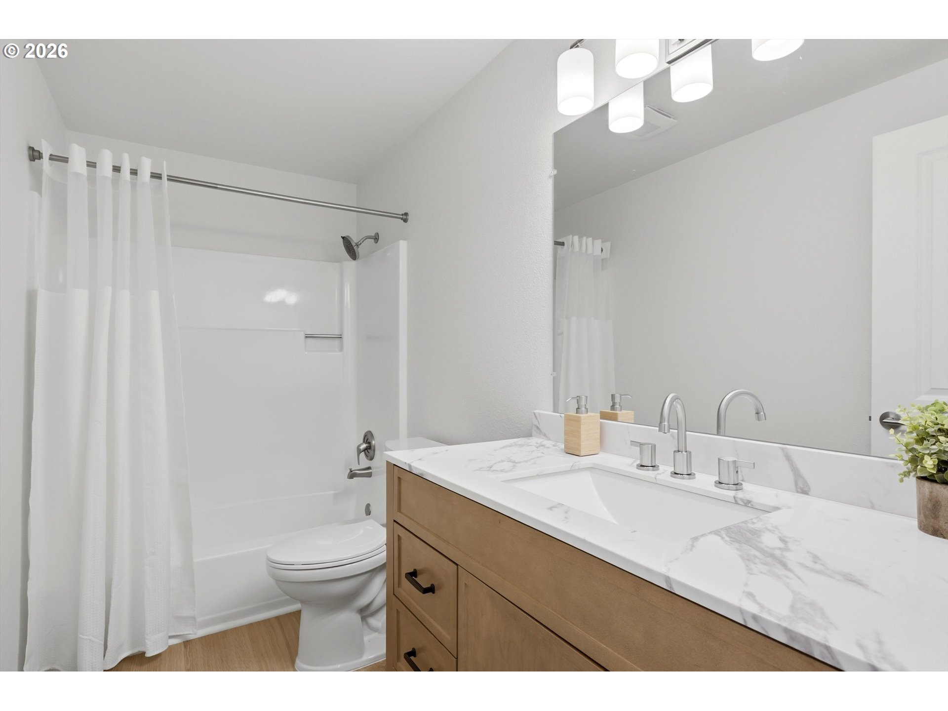 306 E Hilltop Dr Property Photo 25
