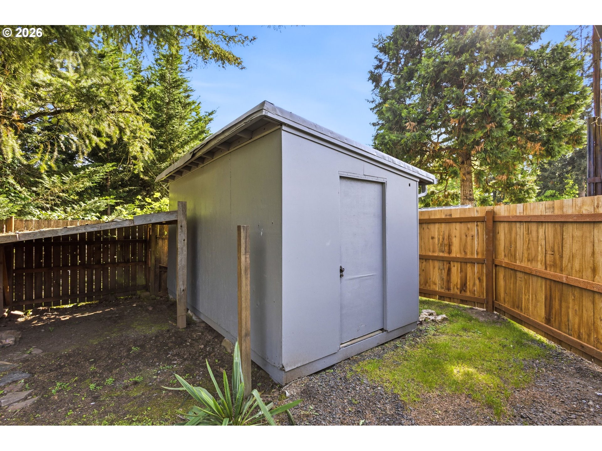 1121 Spruce St Property Photo 25
