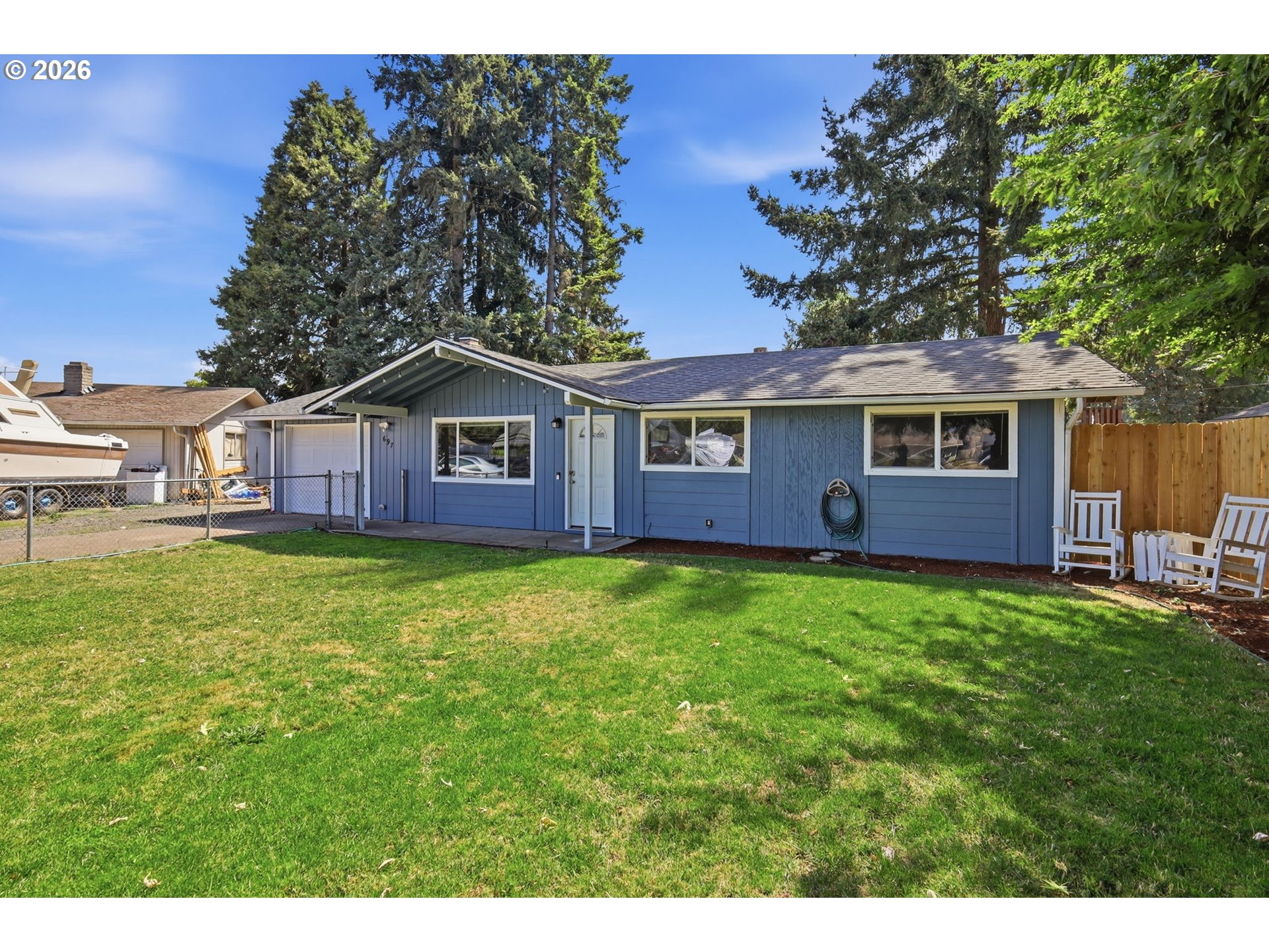 697 54th St Property Photo 3