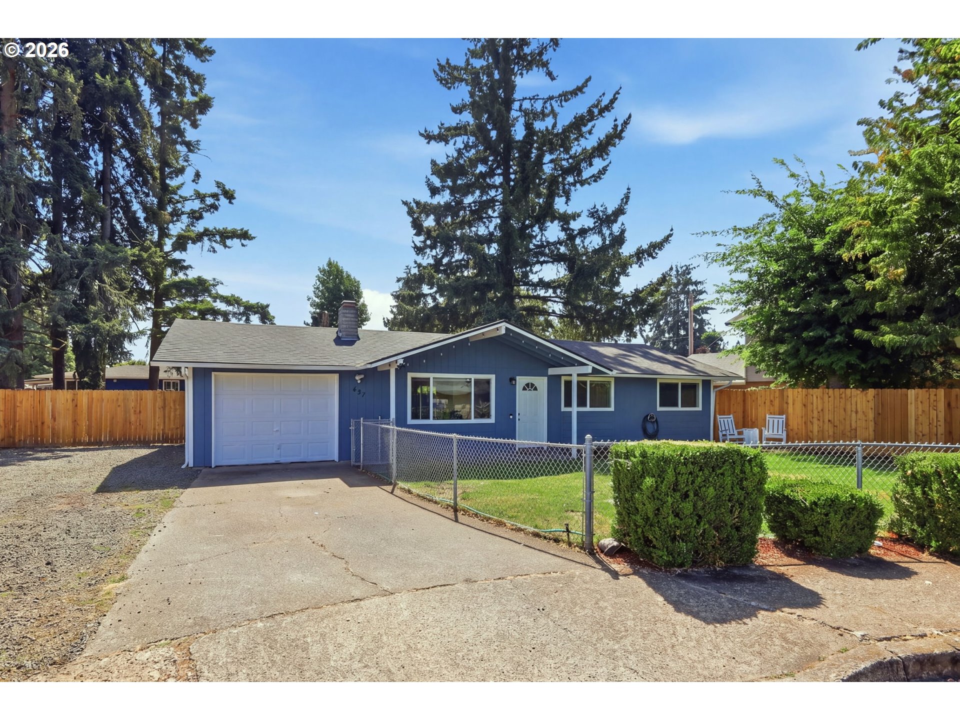 697 54th St Property Photo 4