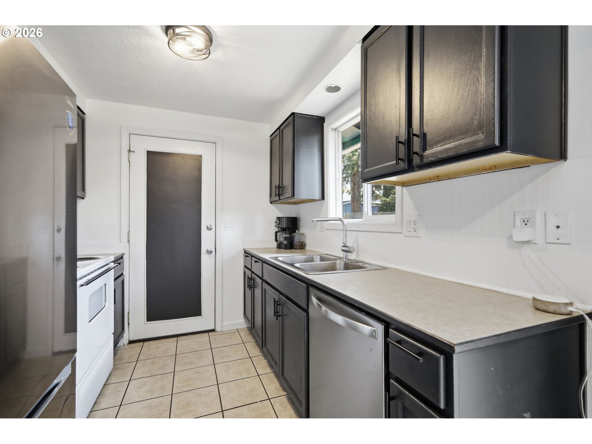 697 54th St Property Photo 10