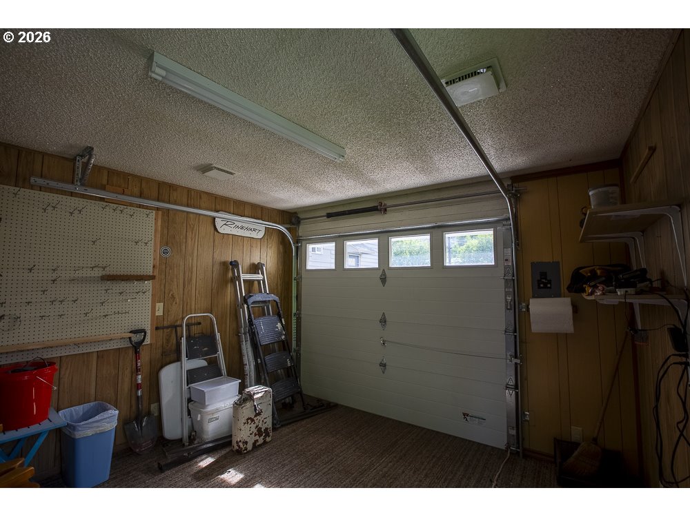 907 4th St Property Photo 31