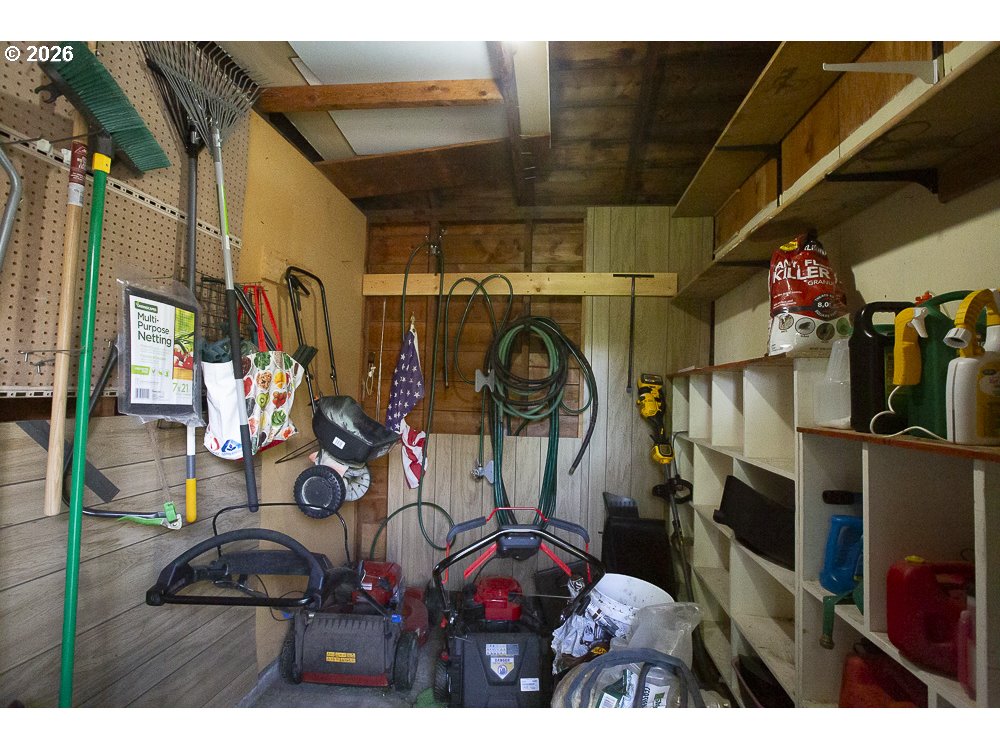 907 4th St Property Photo 32