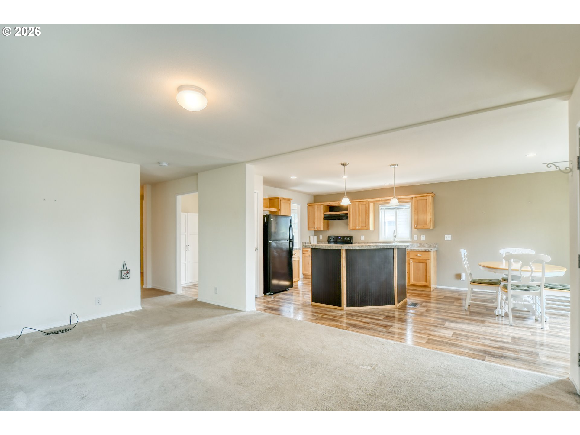315 E College St Property Photo 6