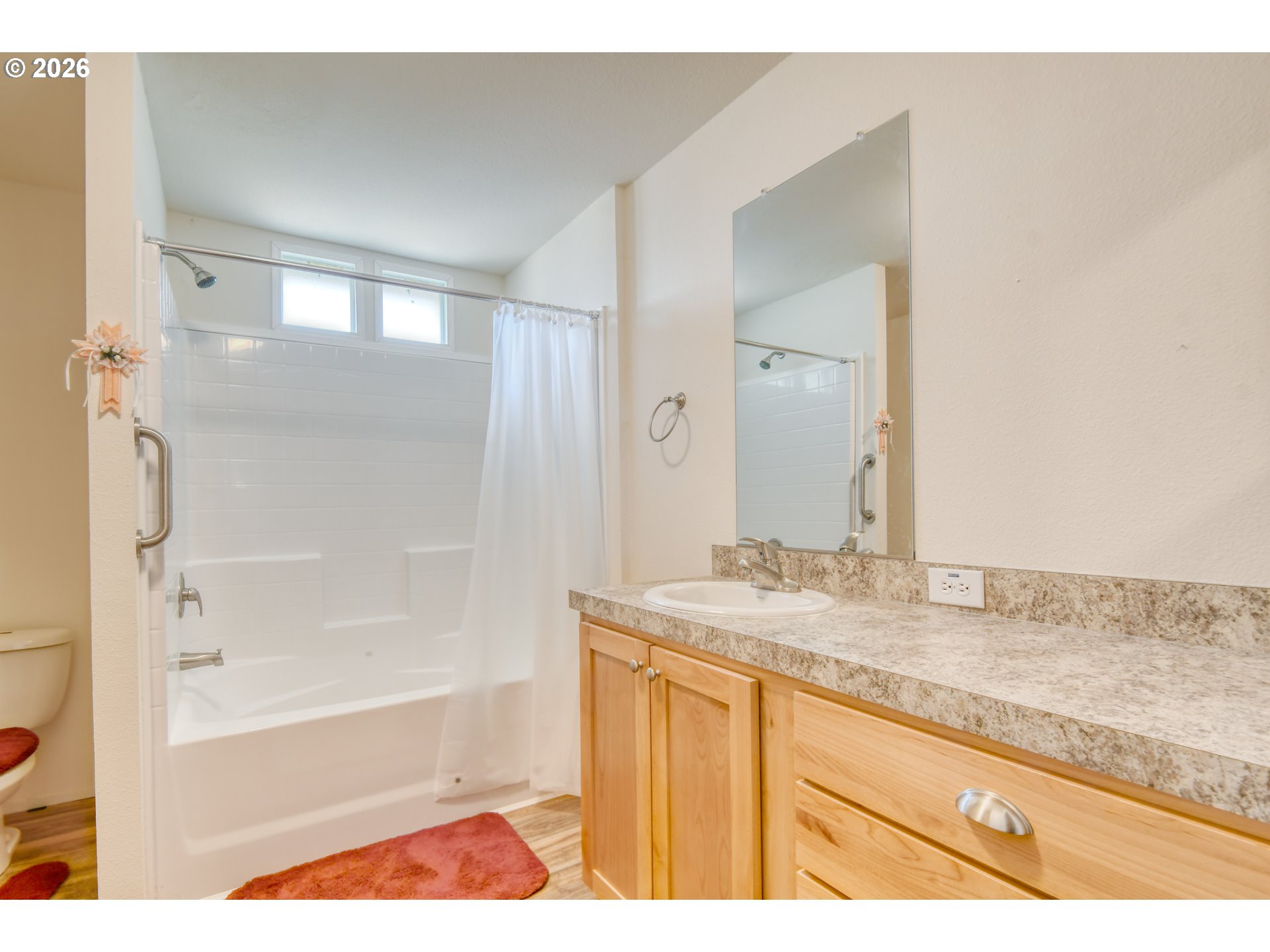 315 E College St Property Photo 18