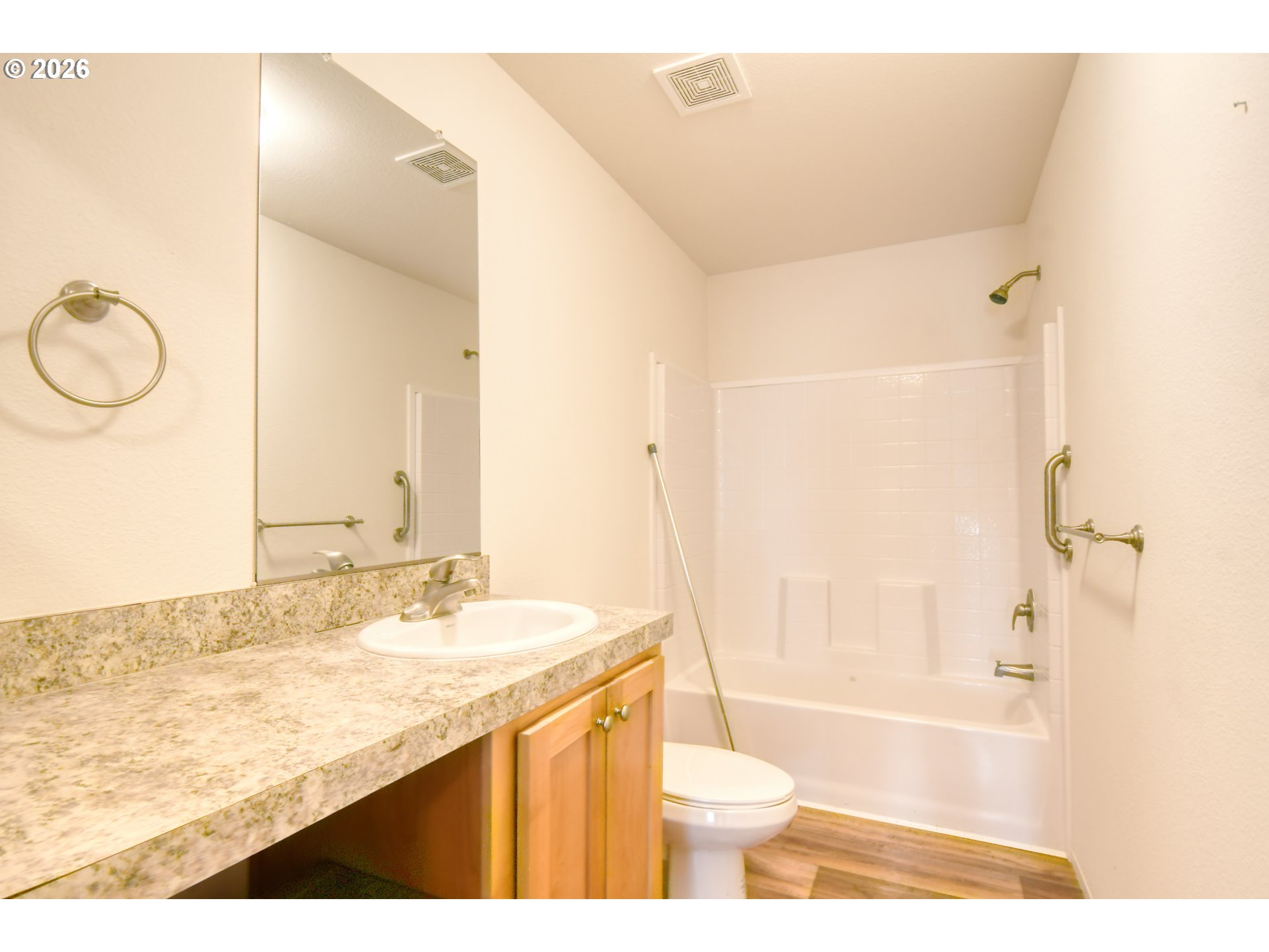 315 E College St Property Photo 21