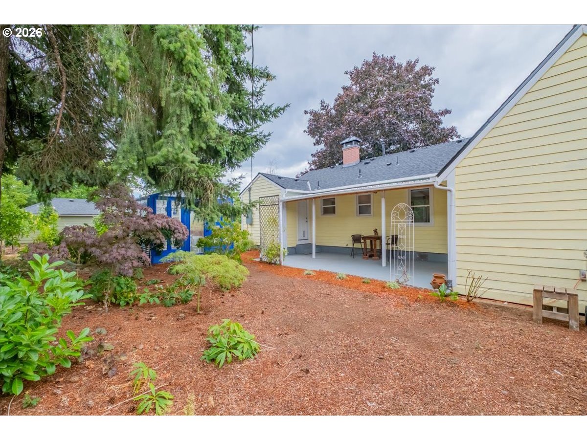 622 Sw Hayter St Property Photo 23