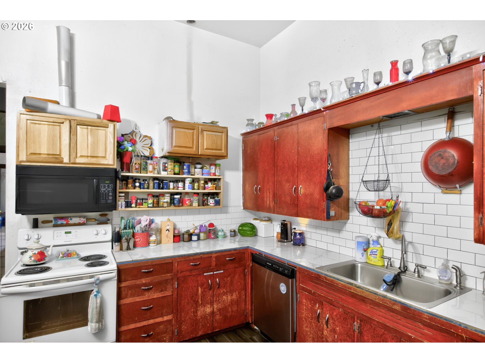 100 Main St Property Photo 11