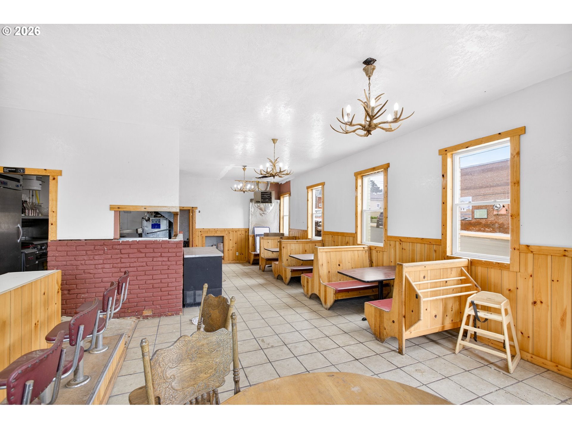100 Main St Property Photo 30