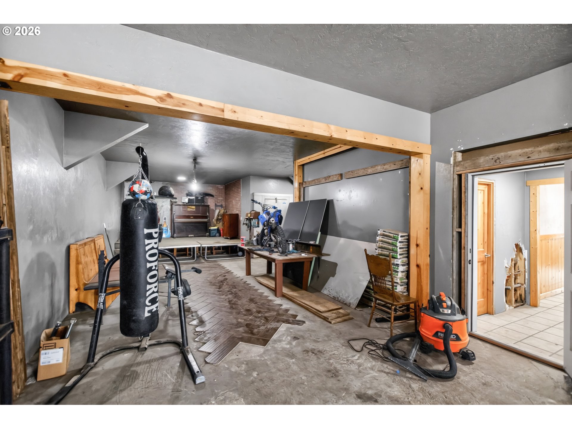 100 Main St Property Photo 37