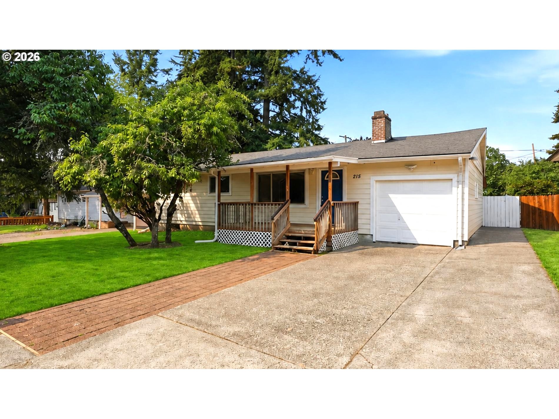 215 Ne 167th Pl Property Photo 1