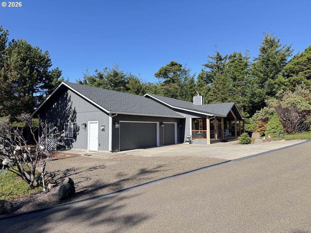 4933 Cloudcroft Ln Property Photo 2