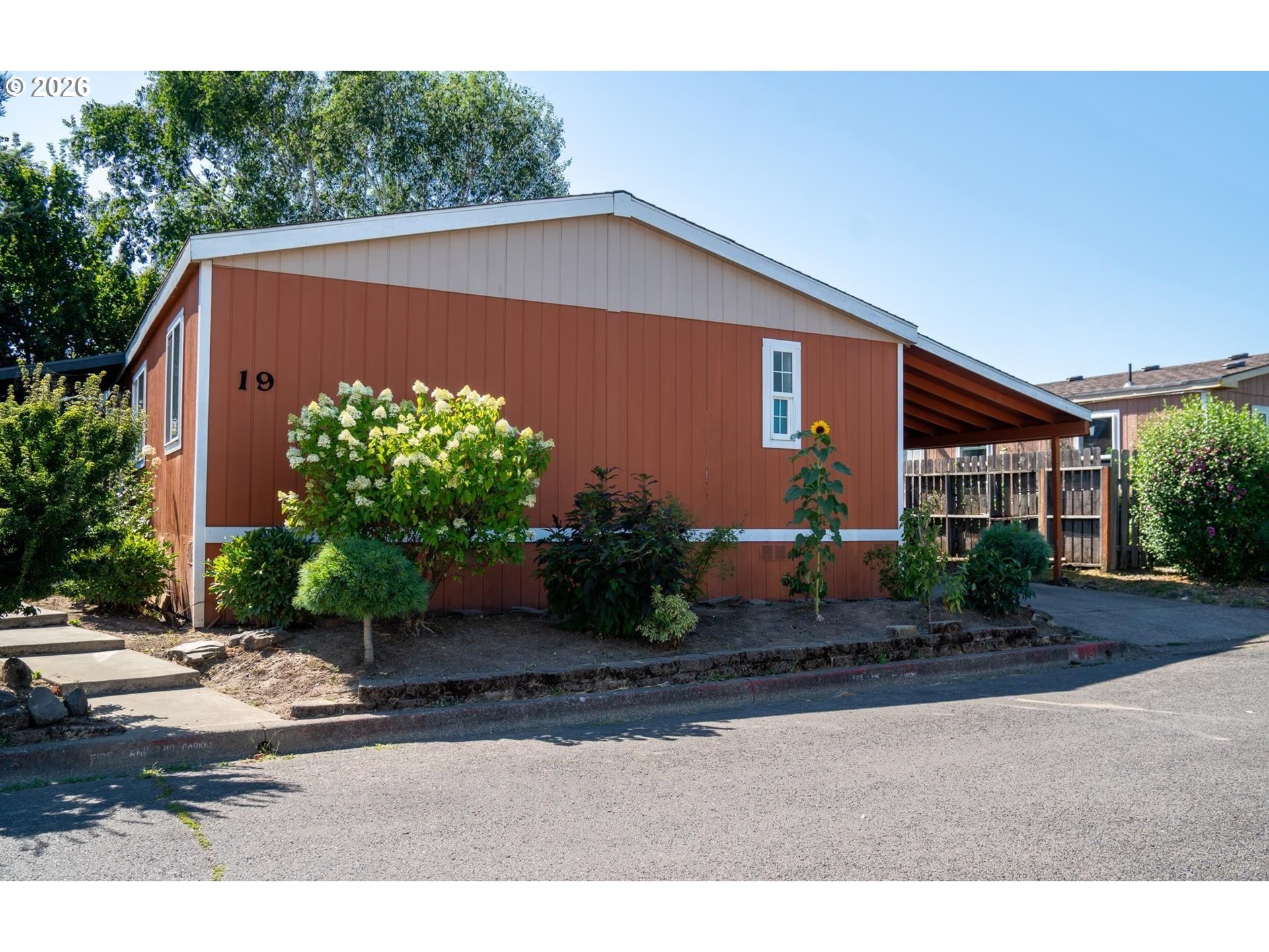 300 S Everest Rd Property Photo 1