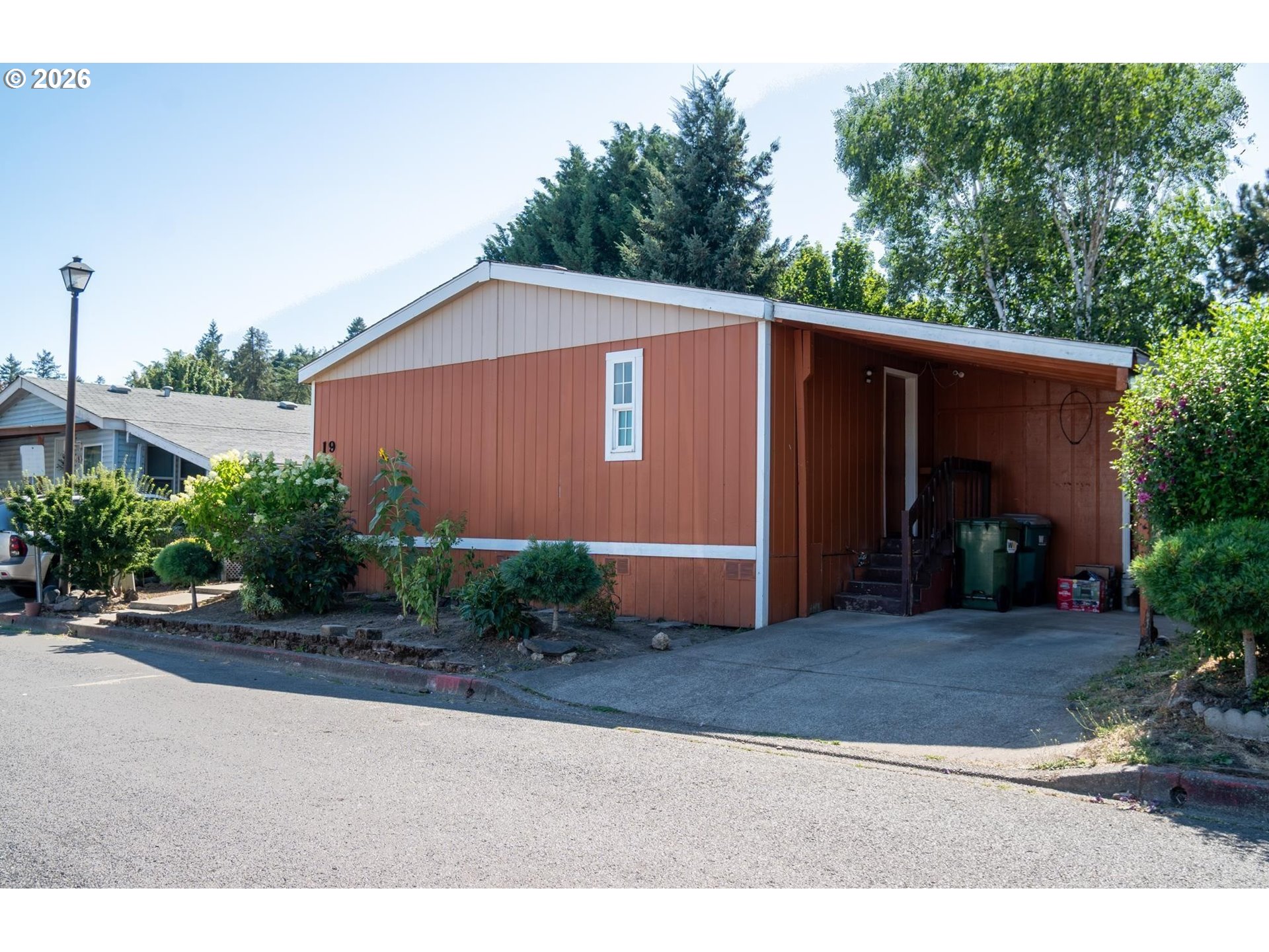 300 S Everest Rd Property Photo 2