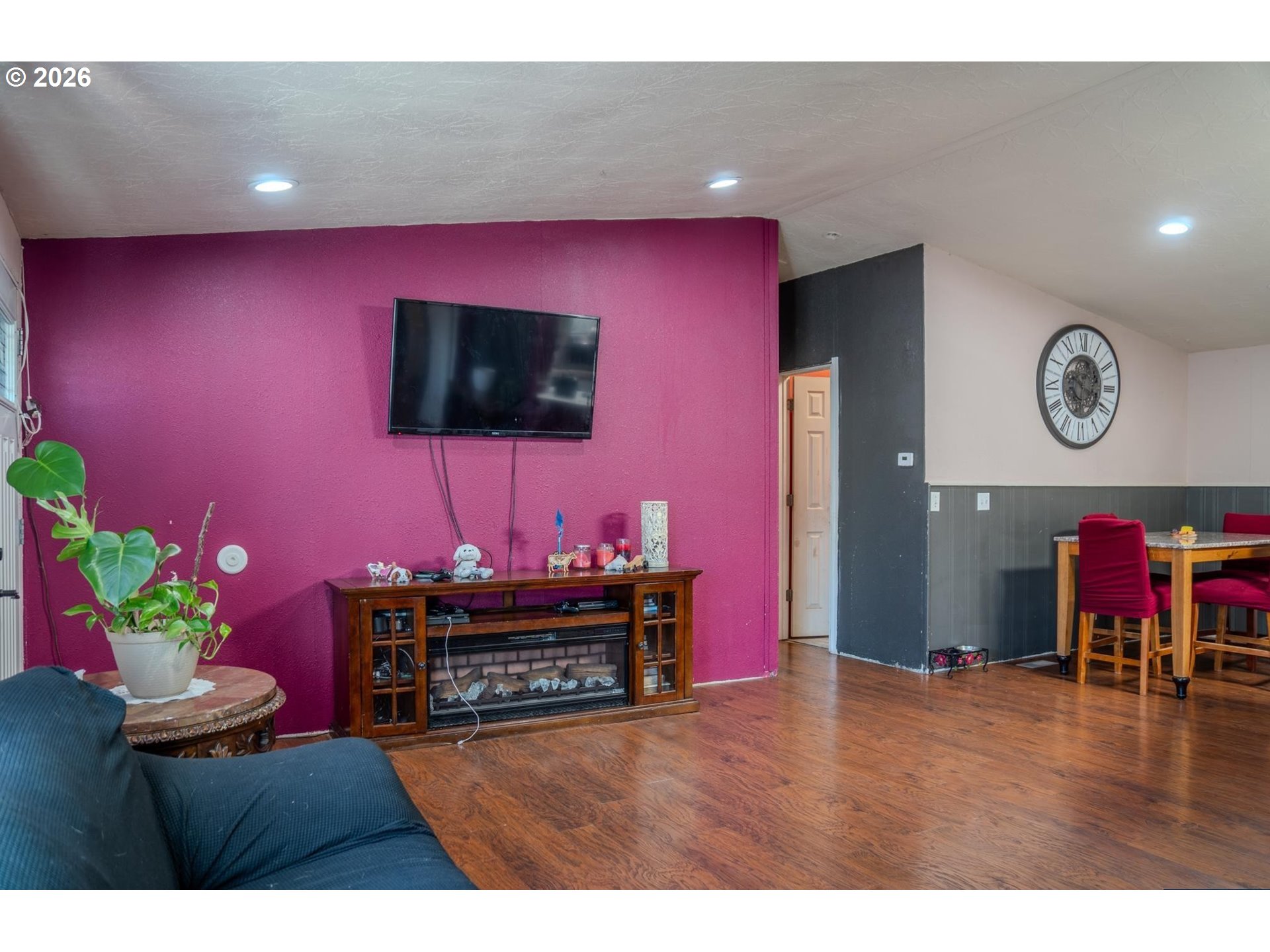 300 S Everest Rd Property Photo 8