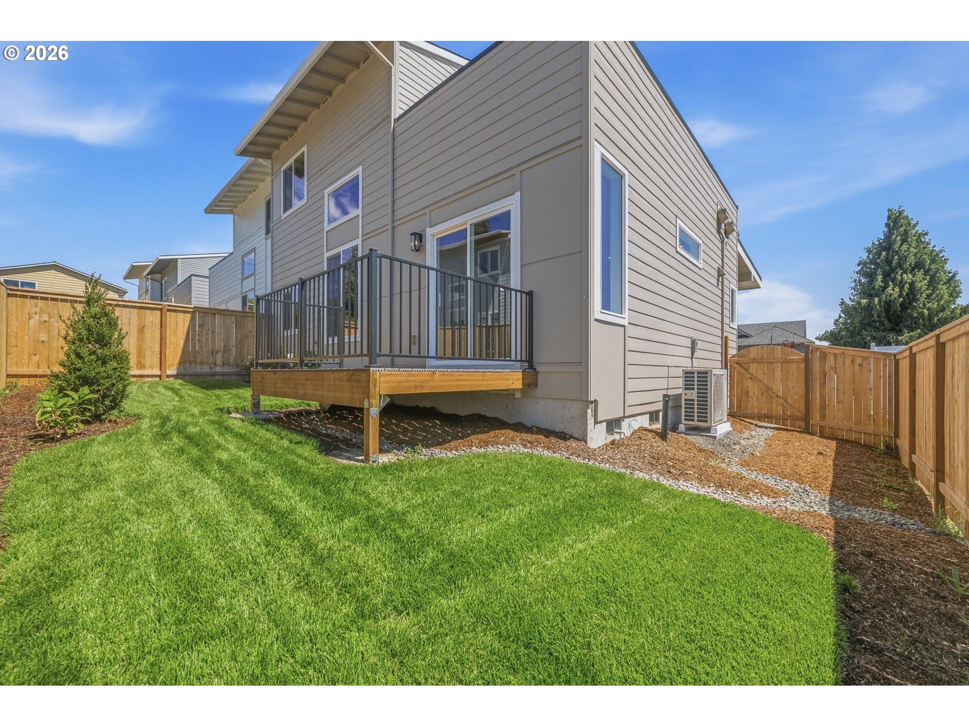 1355 2nd St Property Photo 3