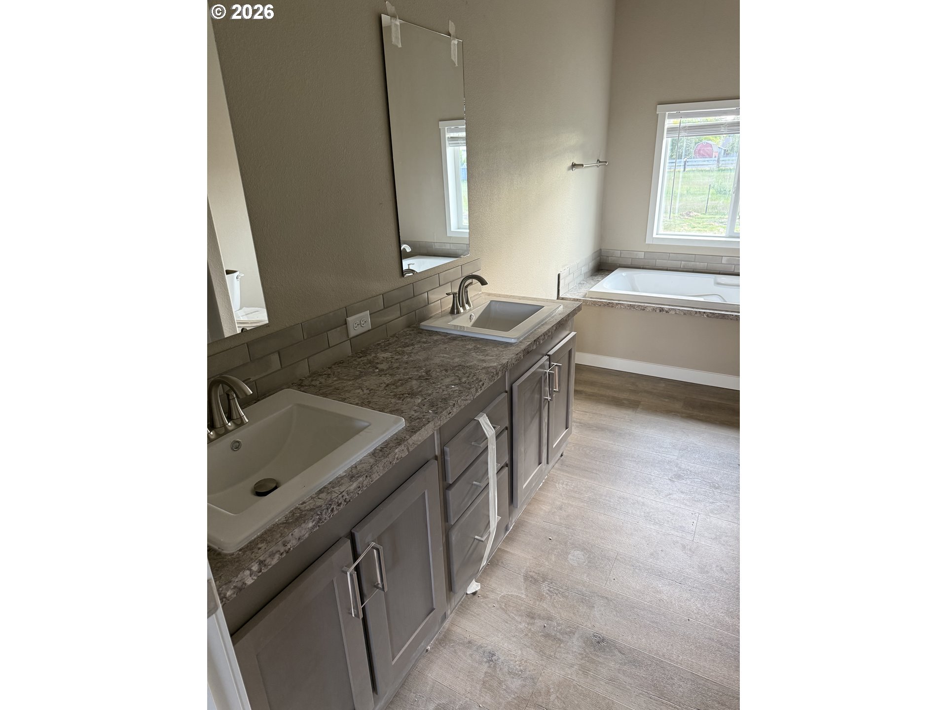 325 N Sloan Property Photo 4