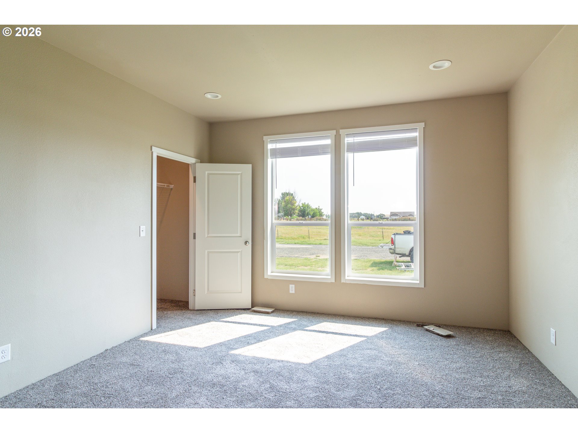 325 N Sloan Property Photo 10