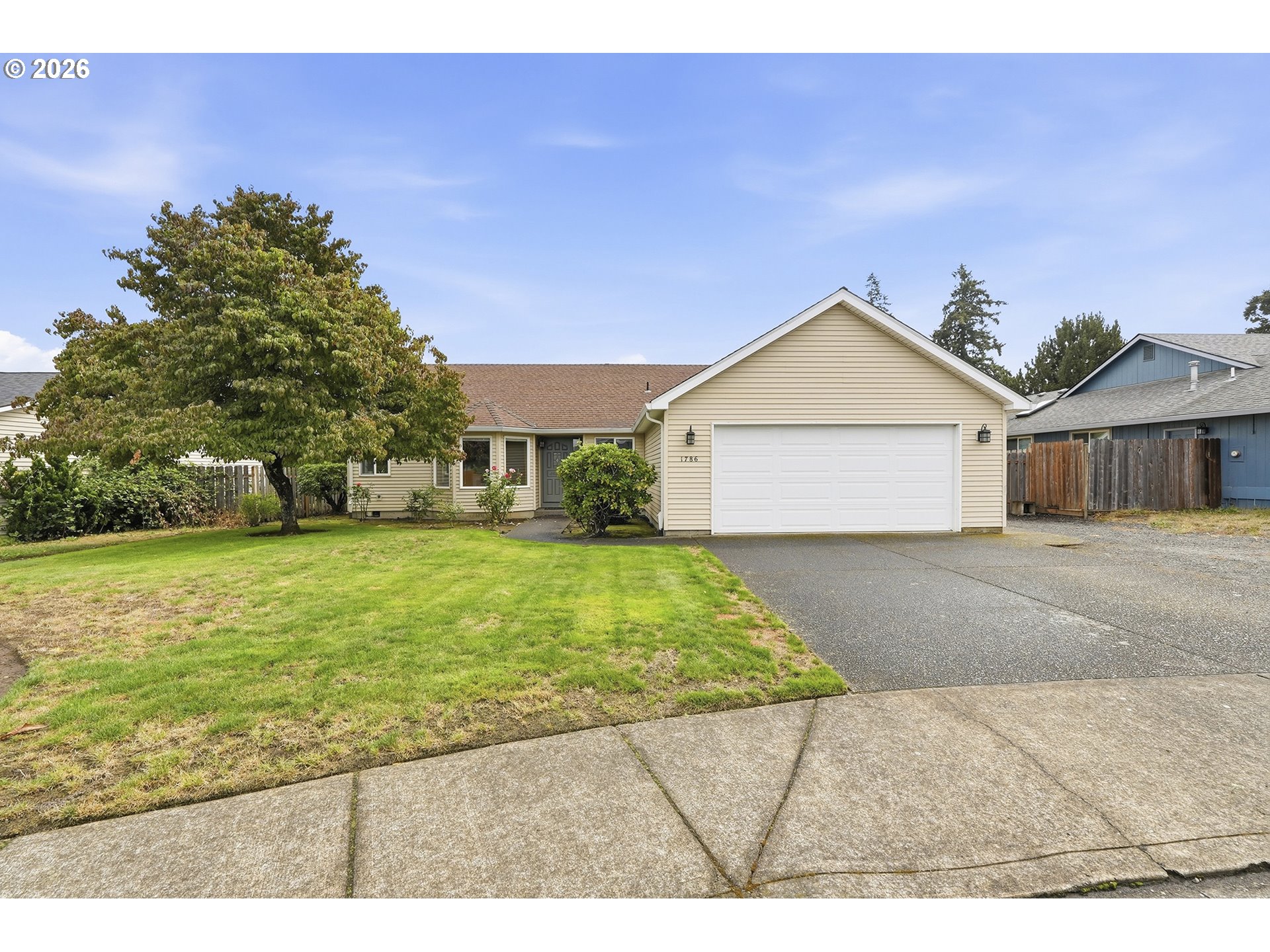 1786 N Locust St Property Photo 1