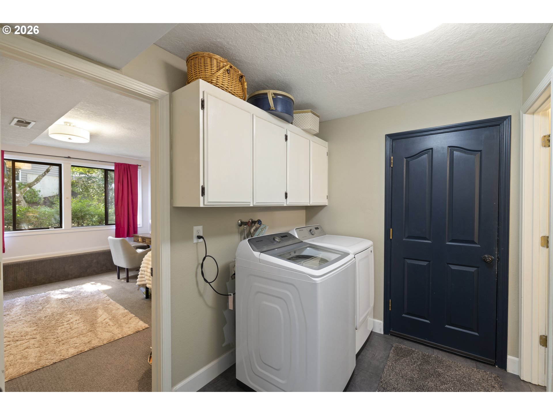 2910 Carriage Way Property Photo 24