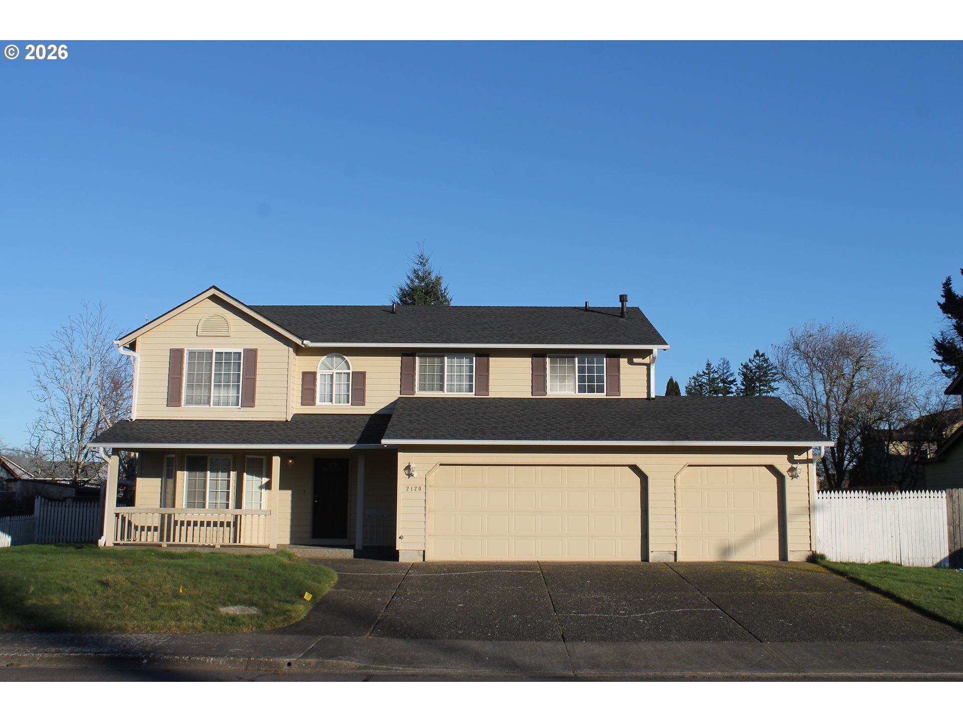 2120 Nw Douglas Loop Property Photo 1