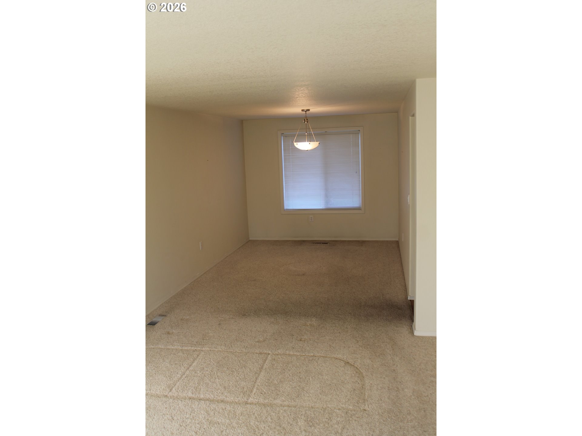 2120 Nw Douglas Loop Property Photo 2
