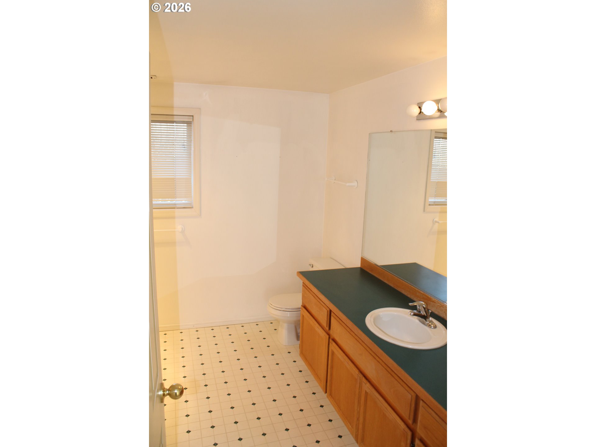 2120 Nw Douglas Loop Property Photo 10