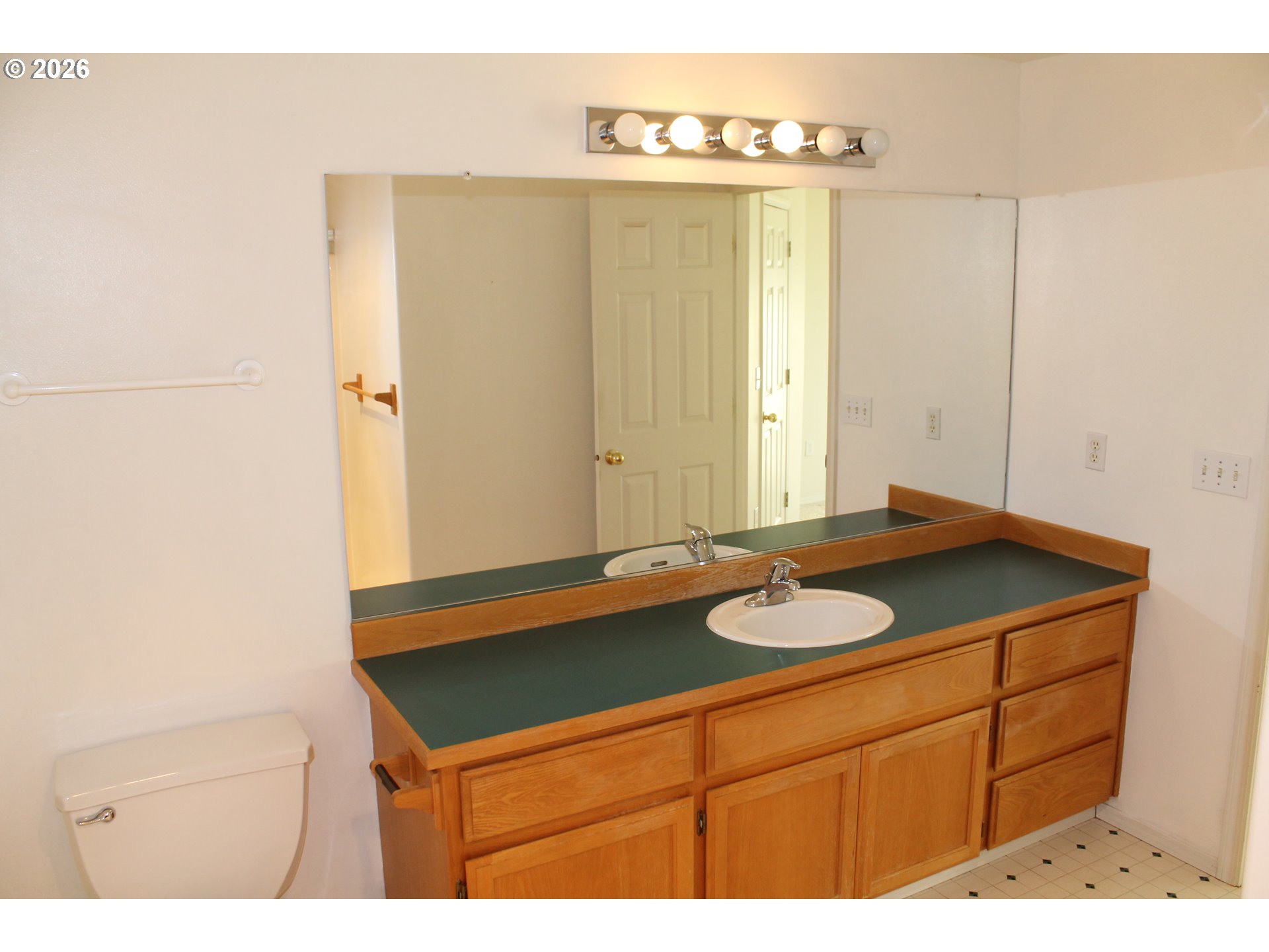 2120 Nw Douglas Loop Property Photo 12