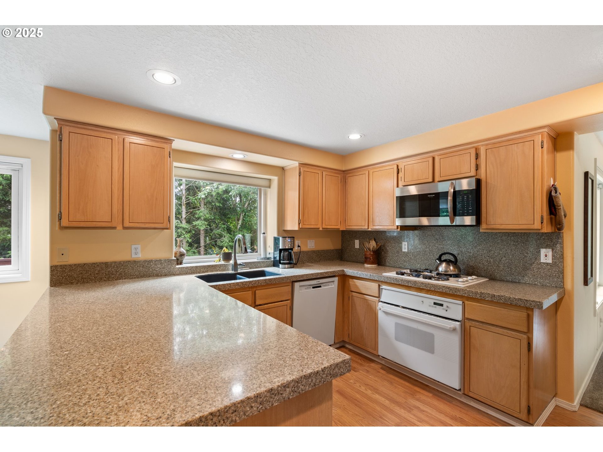 3010 Sw Phyllis Dr Property Photo 10