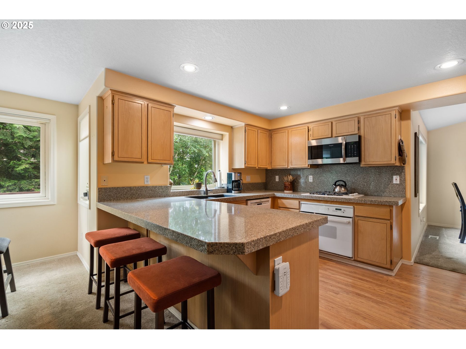 3010 Sw Phyllis Dr Property Photo 11