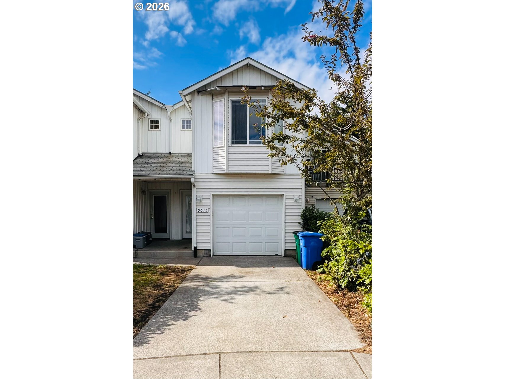9615 SE CENTER CT Property Photo 1