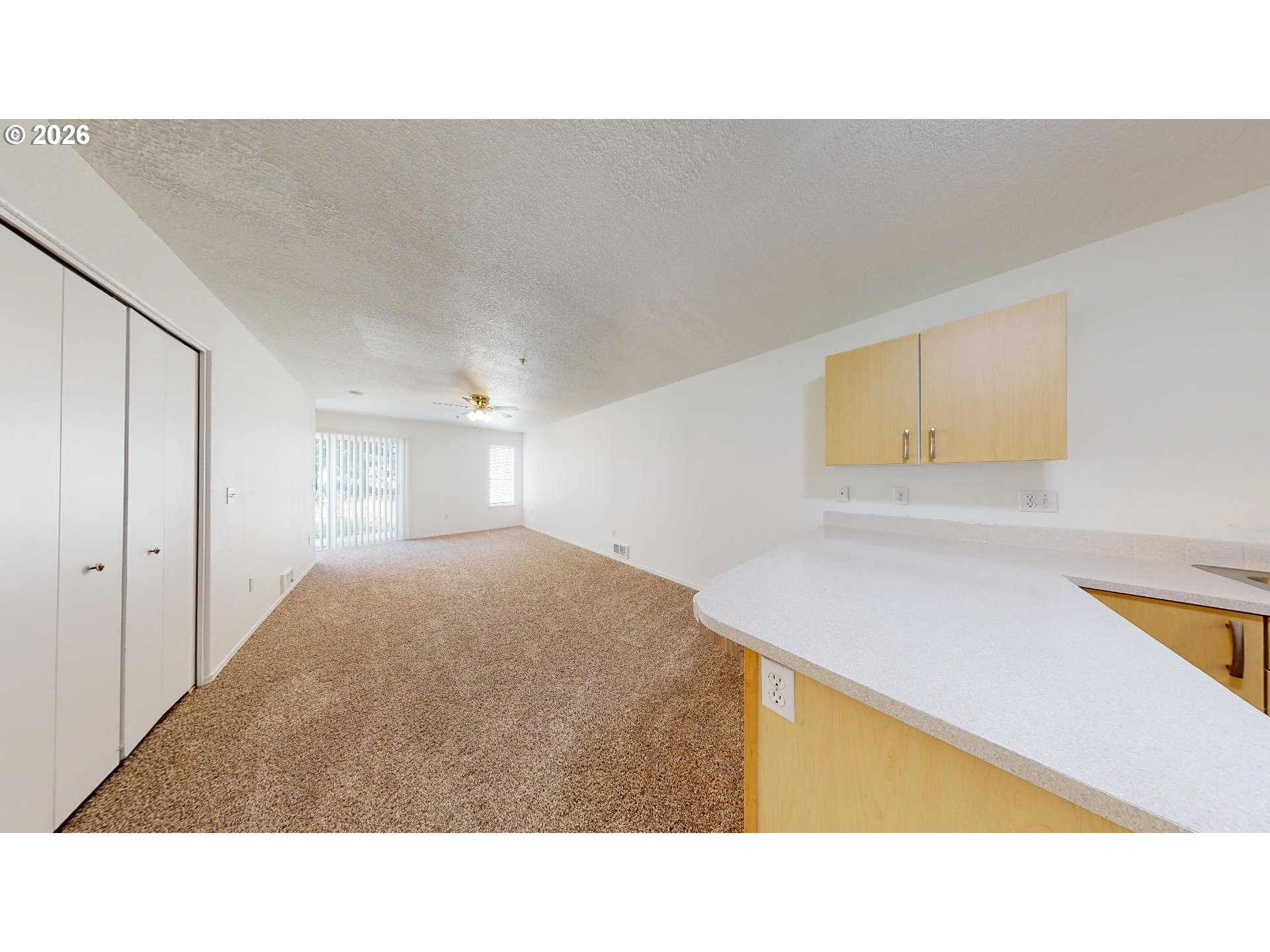 9615 Se Center Ct Property Photo 6