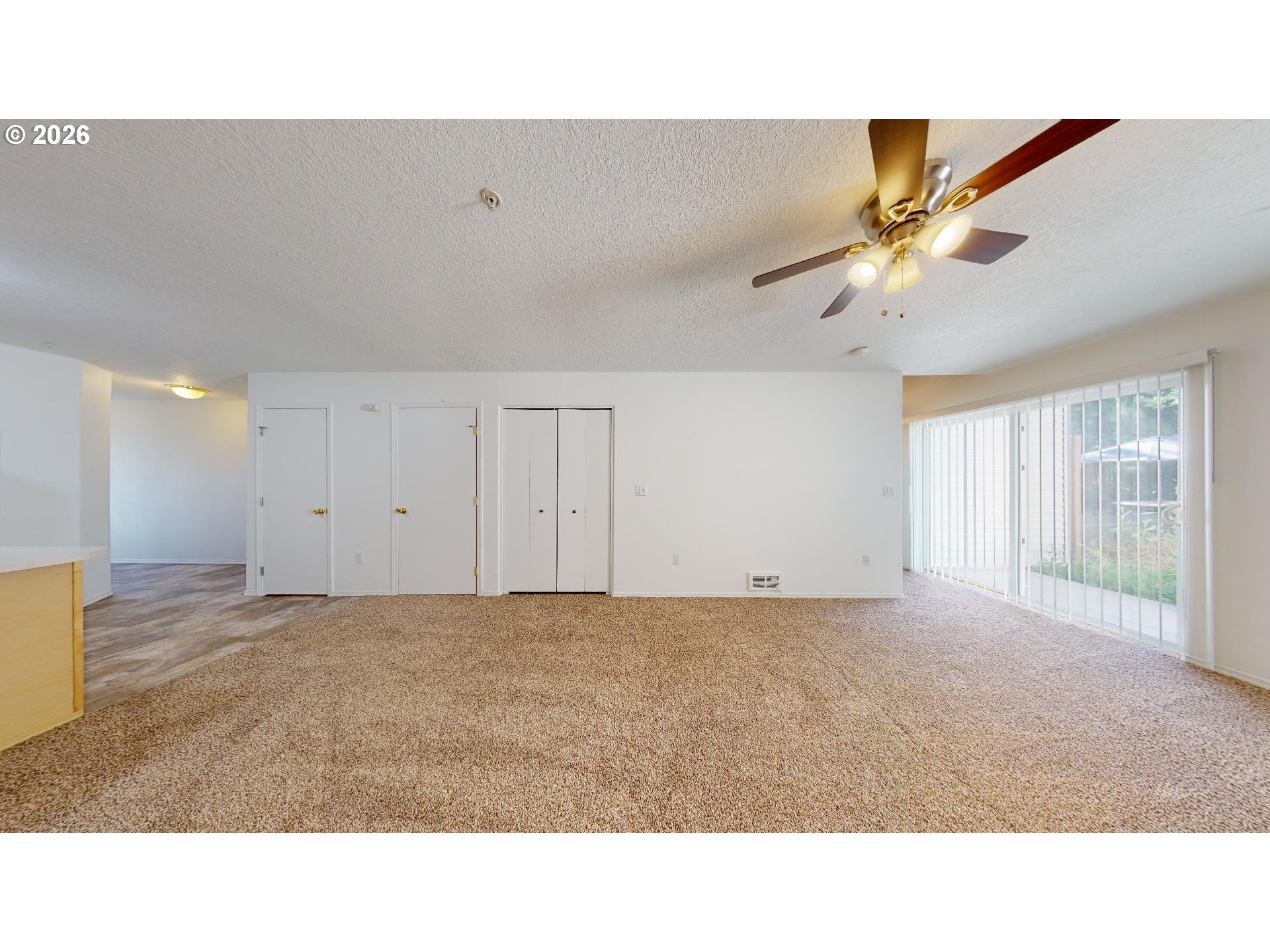 9615 Se Center Ct Property Photo 7