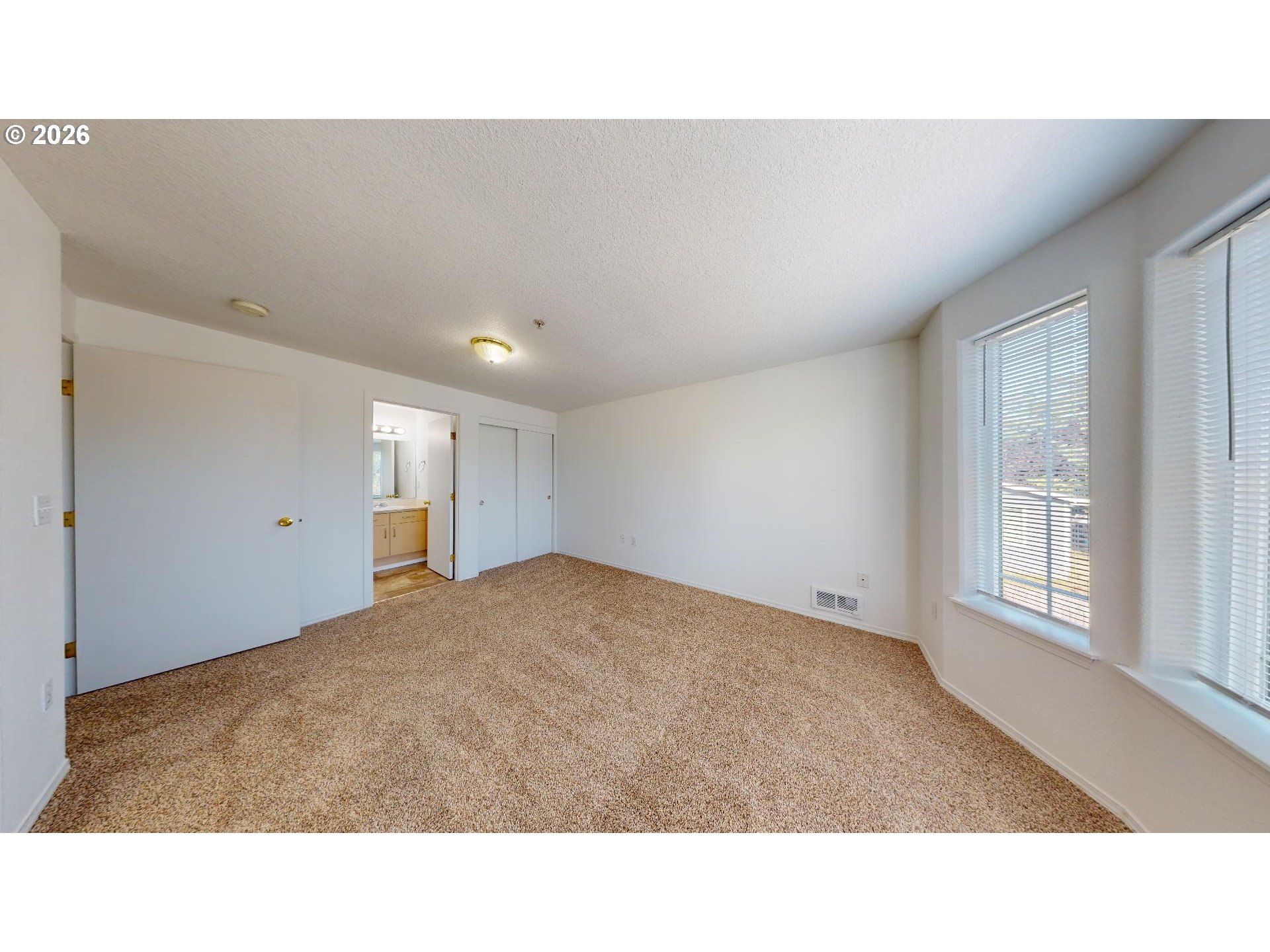 9615 Se Center Ct Property Photo 18